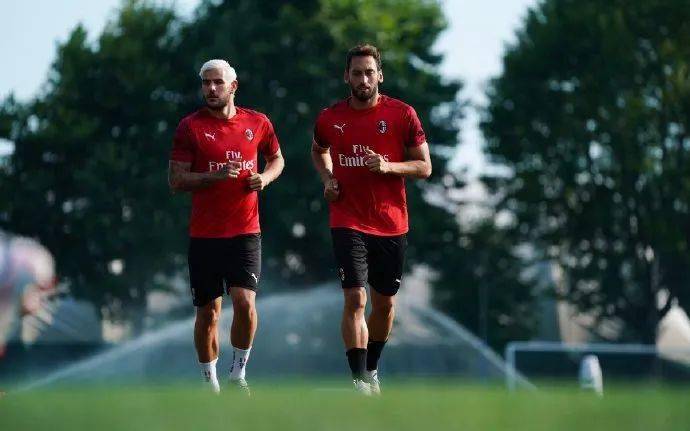 他在关键时 他在关键时