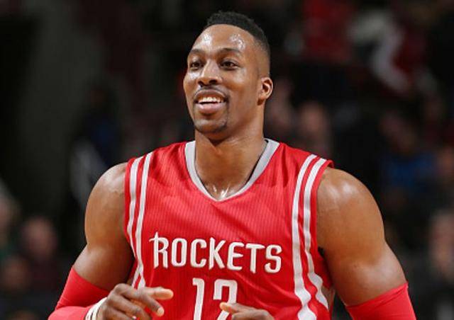 更要在赛场 更要在赛场