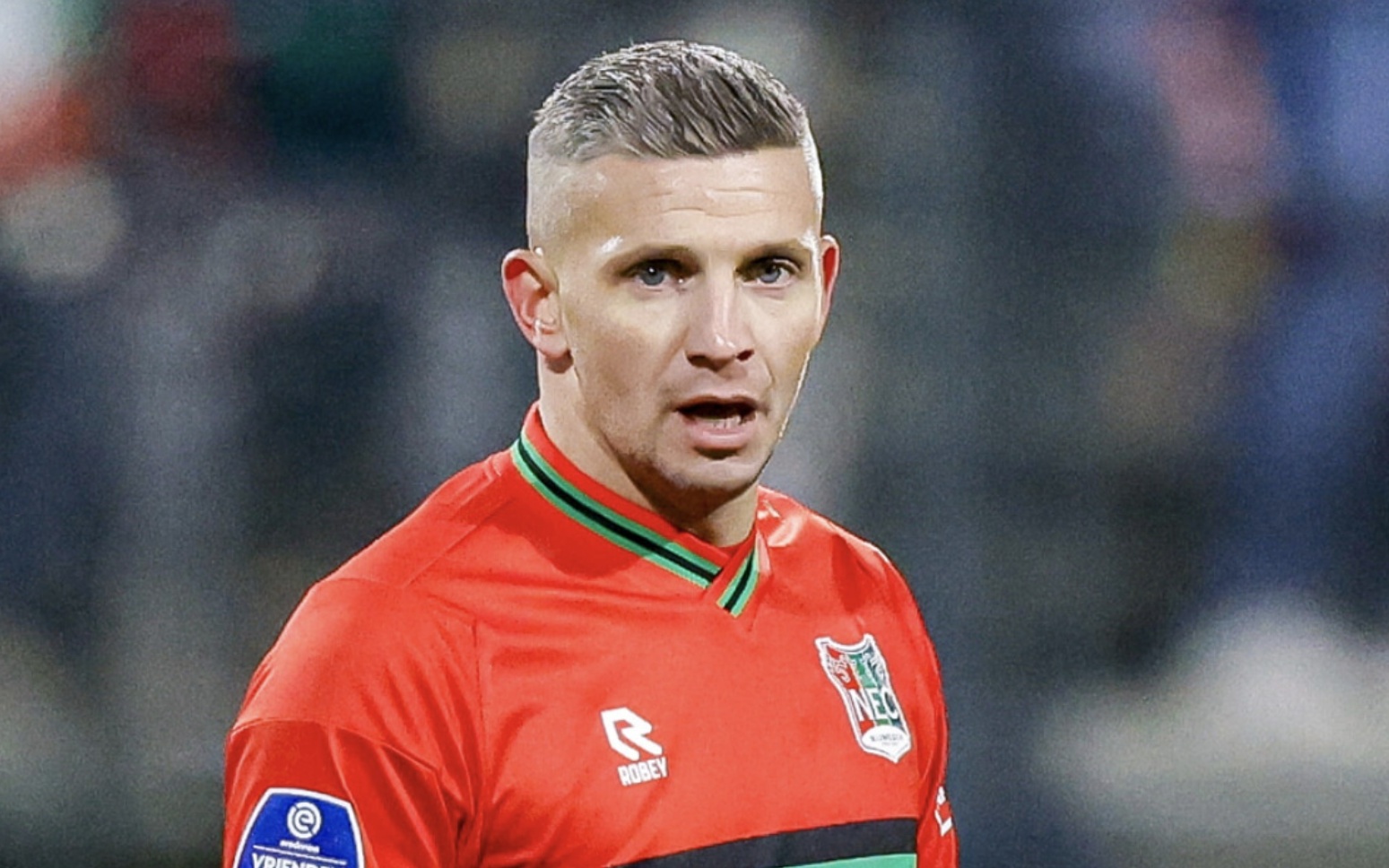 诟病护框薄 诟病护框薄